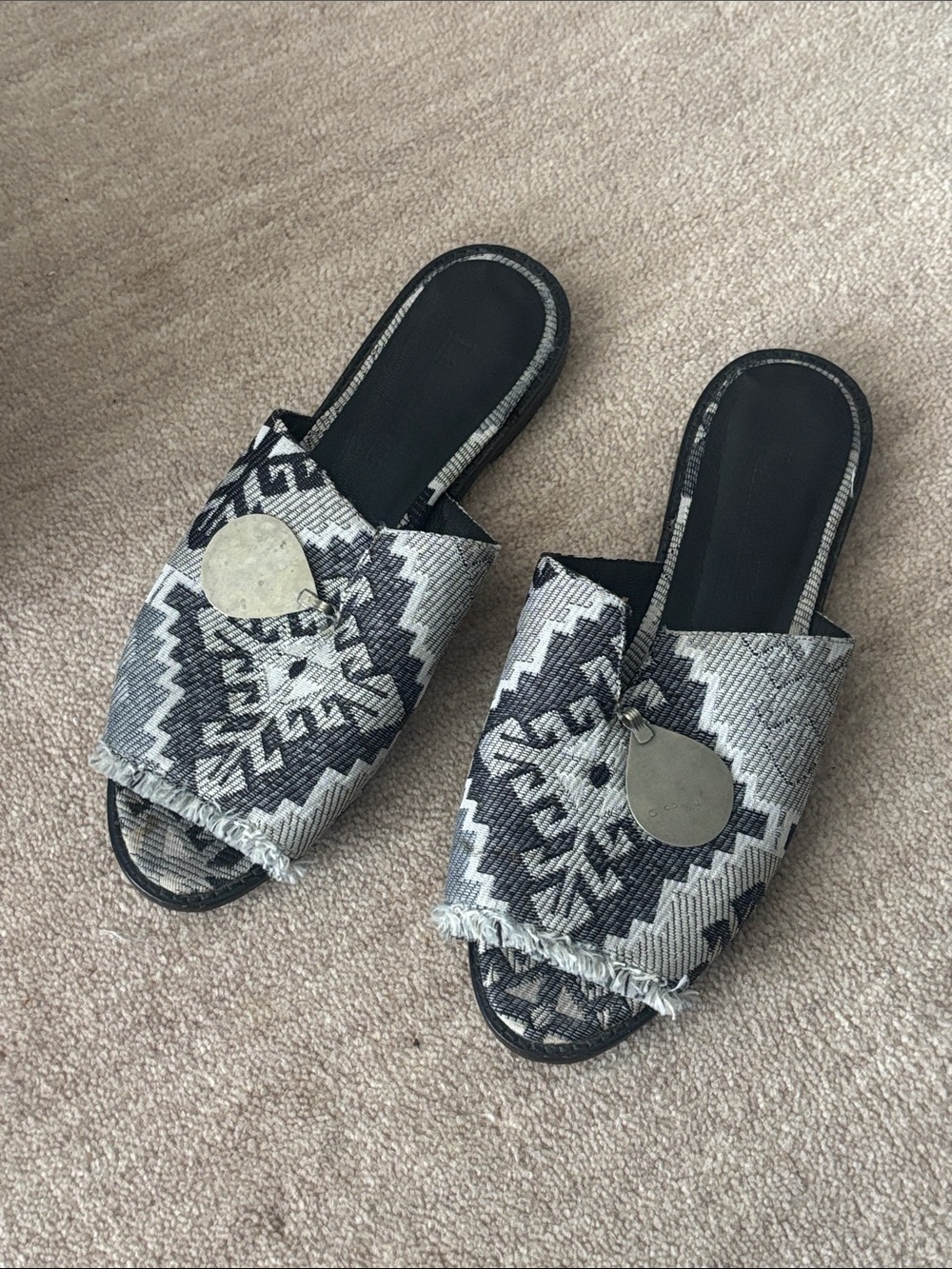 Handmade Woven Pattern Slide Sandals in grey and White